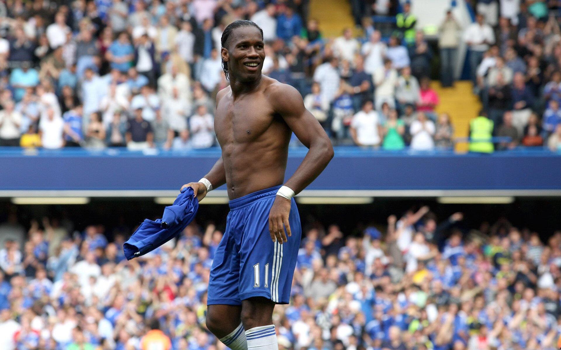 皇家马德里门神库尔图瓦训练中遭遇肌肉伤病，新赛季征程蒙上阴影